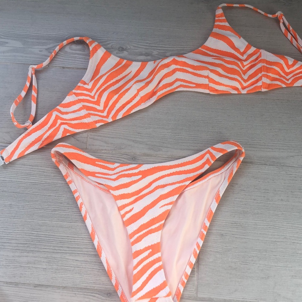 COPY - Triangl zebra orange